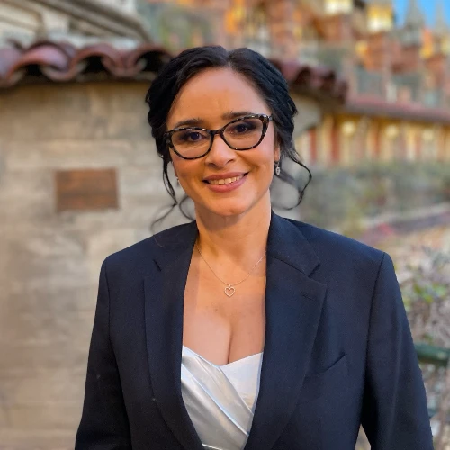 Sandra Navarre Headshot